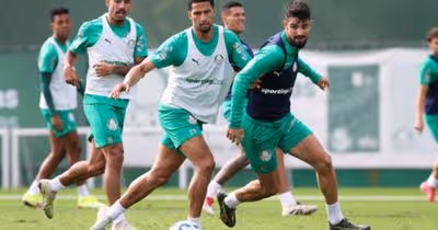 Palmeiras faz atividades com bolas paradas mirando a estreia no mundial