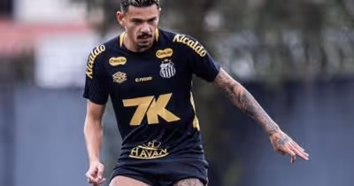 Com um gol em seis meses, Tiquinho Soares segue sem convencer no Santos
