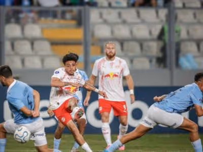 Bragantino empata com Sporting Cristal e decide vaga nas oitavas em casa