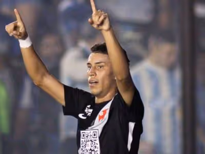 Rojas marca pela primeira vez e desencanta no Vasco