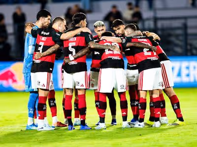 Jogador do Flamengo acusa adversário de agressão após derrota
