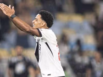 Herói da classificação, Brenner renasce no Vasco e pede passagem
