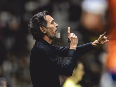 Eduardo Domínguez é sincero em declaração sobre a busca do Atlético-MG por reforços