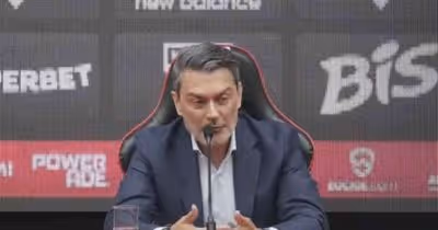 Diretor do São Paulo critica VAR e vê erro decisivo na semifinal contra o Palmeiras
