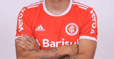Justiça bloqueia contas do Inter por dívida ligada à contratação de Palácios