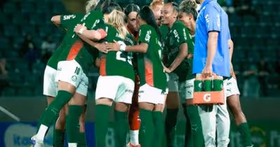 Palmeiras bate Corinthians de virada e mantém liderança do Brasileirão Feminino