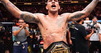 Poatan abre mão de cinturão dos meio-pesados e UFC anuncia luta por título