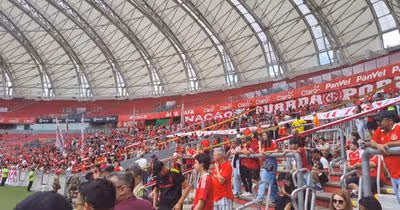 Internacional abre treino e recebe apoio da torcida