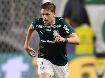 Suspensões abrem espaço para Fuchs ganhar sequência no Palmeiras