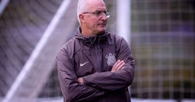 Reforço confirma acerto com o Corinthians em entrevista; veja