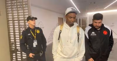 Leitura de jogo e forte no combate: como joga Thiago Mendes, reforço do Vasco