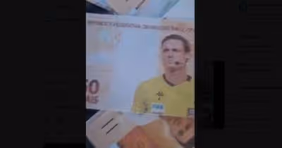 Torcedores do Grêmio se manifestaram na sede da CBF contra arbitragem