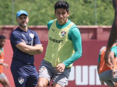 Cano, do Fluminense, pode ser relacionado contra o Corinthians