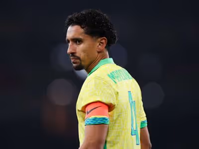 Marquinhos tem conversa com jogador da Seleção após cena dramática