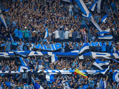 Torcida do Grêmio arrecada mais de R$ 100 mil para