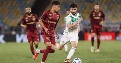 Riquelme comemora assistência decisiva em triunfo do Fluminense: