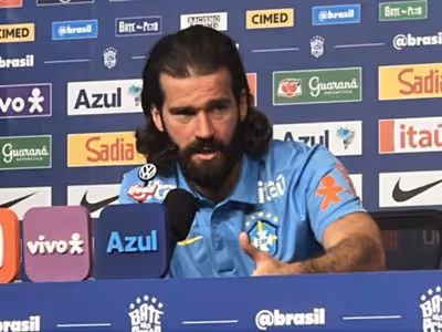 Alisson defende Ancelotti, rebate críticas e projeta hexa na véspera da estreia do Brasil na Copa