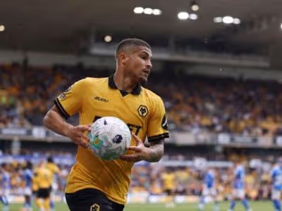 Wolverhampton acerta venda de João Gomes por R$ 260 milhões