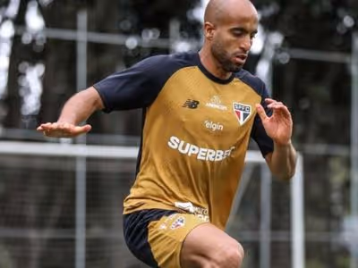 São Paulo projeta retorno de Lucas Moura, mas adia decisão sobre renovação