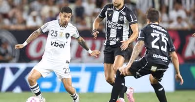 Santi Rodriguez celebra triunfo do Botafogo, no Castelão: