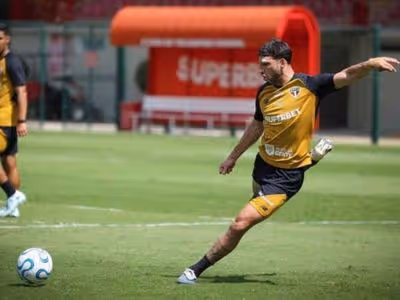 São Paulo mantém confiança em renovação de Calleri apesar de conversas paradas
