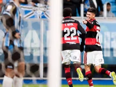 Domínio do Flamengo sobre o Grêmio vira assunto entre rivais nas redes sociais