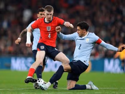 Zagueiro do Uruguai afirma que seleção pode