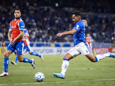 Cruzeiro sofre gol nos acréscimos e é derrotado em casa na Libertadores