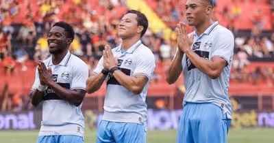 Grêmio encerra o Brasileirão com goleada e garante vaga na Sul-Americana
