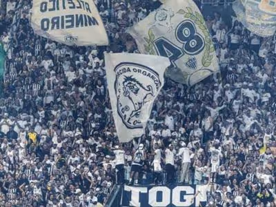 Torcida do Atlético protesta após empate com o Juventude na Copa do Brasil