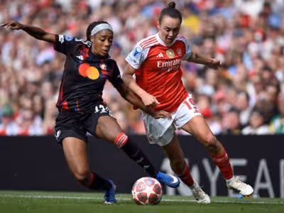 De virada, Arsenal vence Lyon no primeiro jogo da semifinal da Champions Feminina