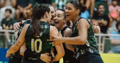 Chapecó bate o Pinheiros na semifinal da Superliga B e está a uma vitória do acesso