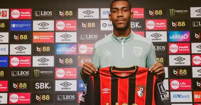 Rayan, ex-Vasco, é anunciado pelo Bournemouth