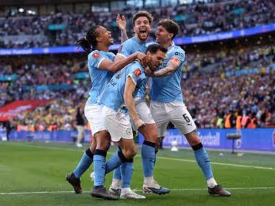 City vira no fim, bate o Southampton e chega à quarta final seguida na Copa da Inglaterra