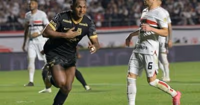 Morelos retorna de empréstimo, mas Santos avalia futuro