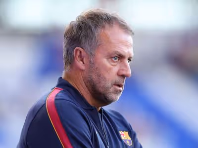 Hansi Flick não poupa elogios a Raphinha ao falar de sua renovação com o Barcelona