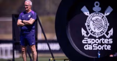 Corinthians volta a ter defesa completa após um mês sofrendo com desfalques