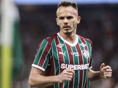 Renê acerta renovação com o Fluminense e ganha respaldo no elenco