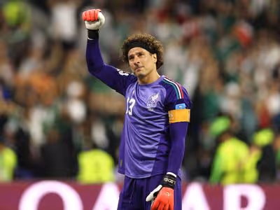 Fim de uma era: Guillermo Ochoa anuncia aposentadoria