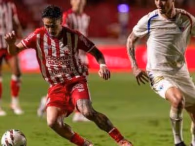 Fortaleza vence Náutico nos Aflitos com um jogador a menos e entra no G4 da Série B