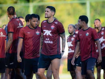 Vitória goleia em jogo-treino e intensifica preparação para enfrentar o Vasco