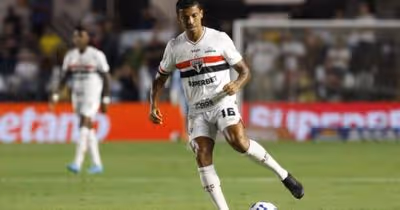 Focado na reta final, Luiz Gustavo adia decisão sobre o futuro no São Paulo
