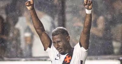 Cuiabano entra em em lista de defensores do Brasileirão após gol pelo Vasco