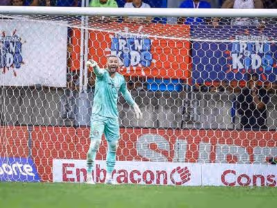Weverton valoriza empate e fala sobre possível convocação para a Copa:
