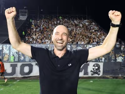 Bellão elogia elenco do Botafogo após vitória no clássico: 'é espetacular'