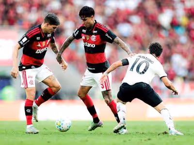 Botafogo perde para o Flamengo e aumenta pressão da equipe para a temporada