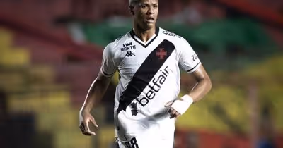Vasco descarta oferta de clube grego por Barros