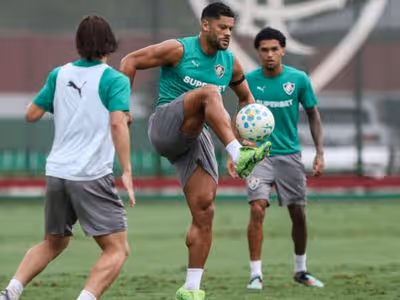 Hulk marca, e Fluminense goleia São Cristóvão em amistoso