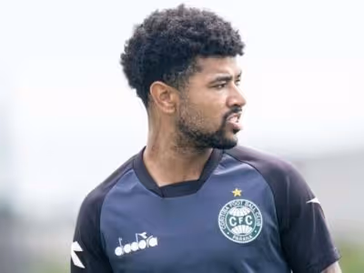 Lucas Ronier chega a 100 jogos pelo Coritiba: