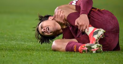 Dybala é operado e vira desfalque da Roma por cerca de 5 semanas